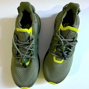 ADIDAS x PELOTON x IVY PARK sneakers in Olive Green. Size Womens US 7.